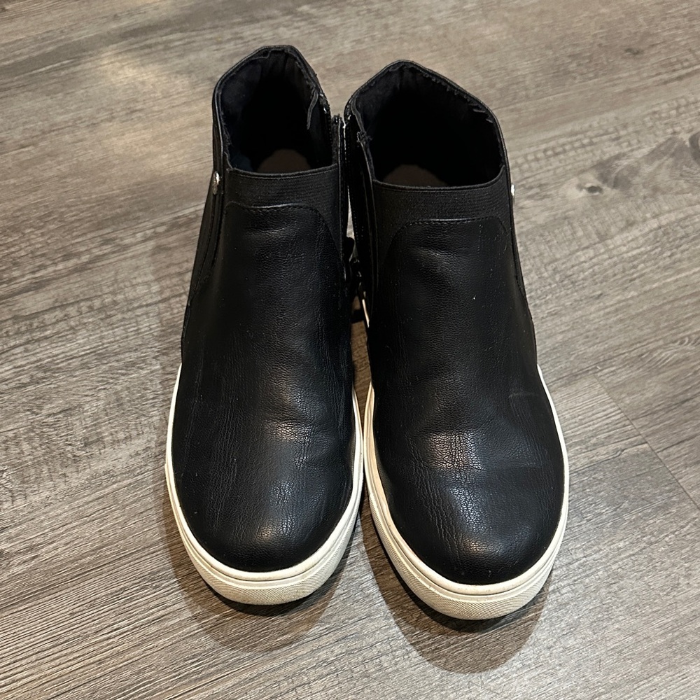 Yellow Box Black Women Shoes